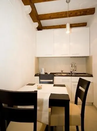 Apartment Flores