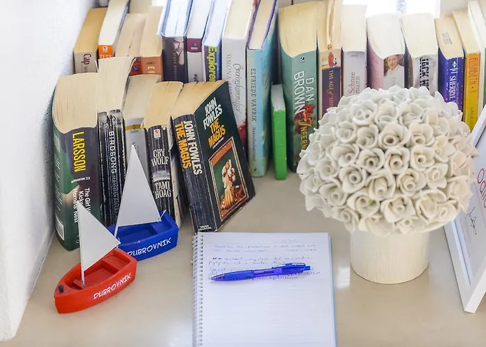 Flores דוברובניק